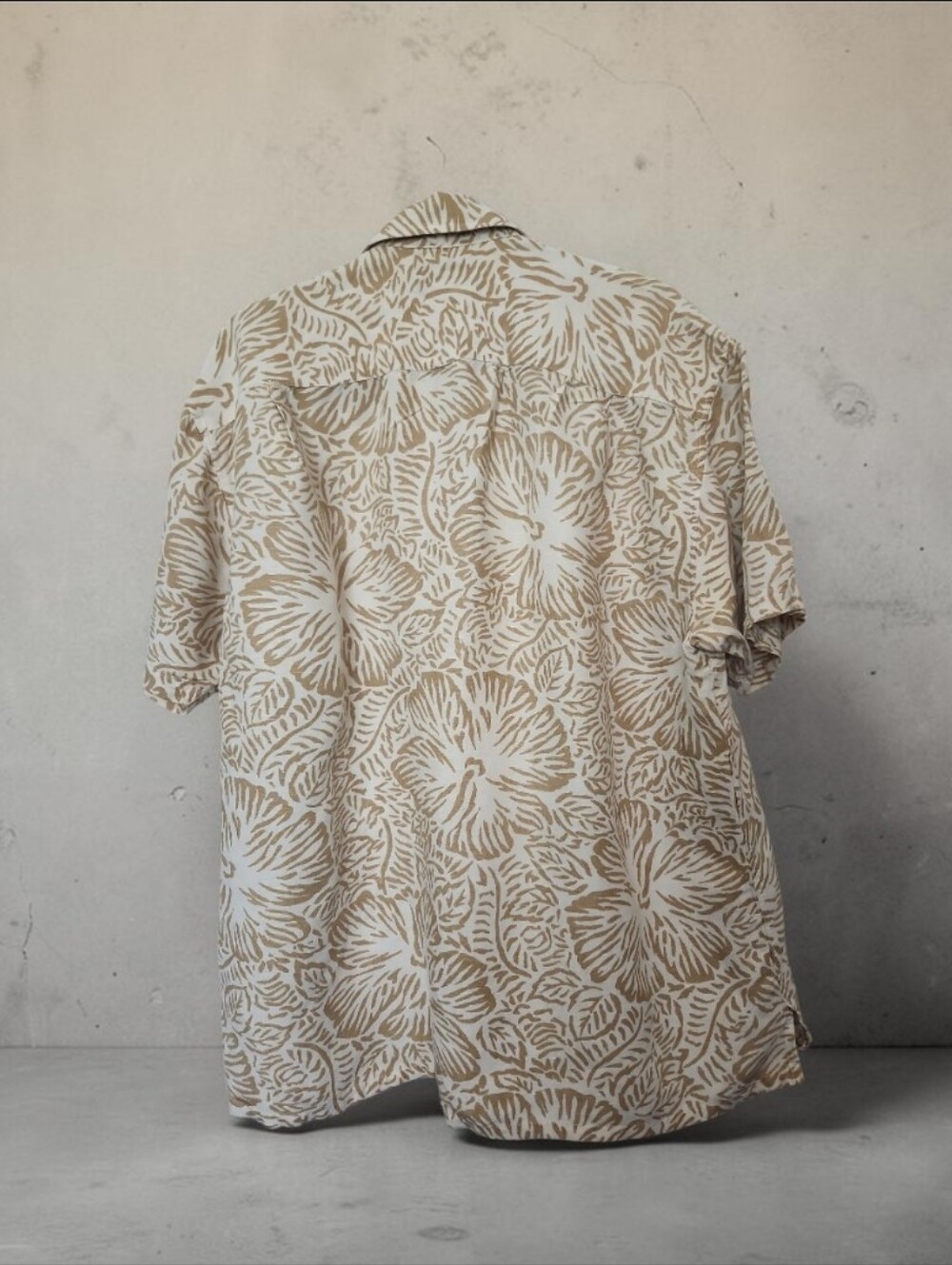 Nautica Beige and White Floral Short-Sleeve Button-Down Shirt - Picture 8 of 9